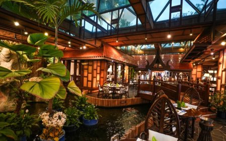 Mövenpick Grand Al Bustan Dubai, Al Garhoud, 5-Star, Starts \$151, Rating 4.5, Dubai