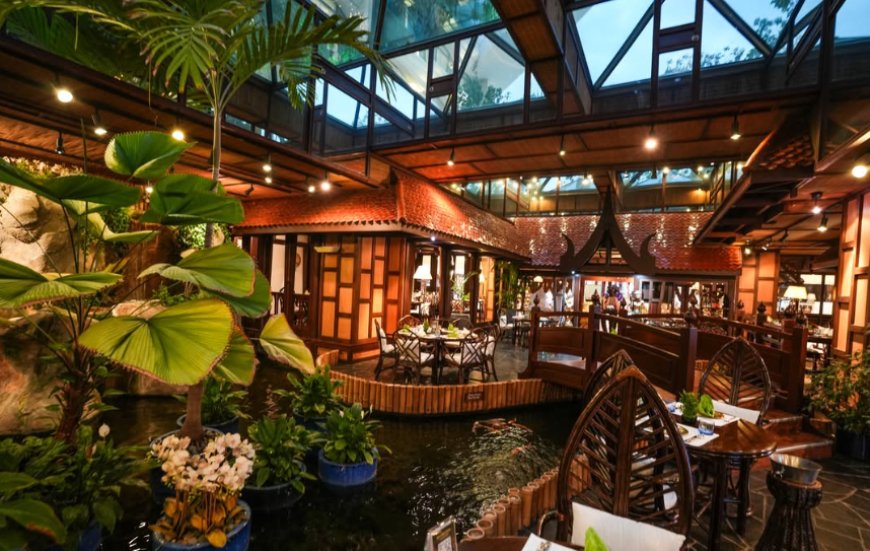 Mövenpick Grand Al Bustan Dubai, Al Garhoud, 5-Star, Starts \$151, Rating 4.5, Dubai